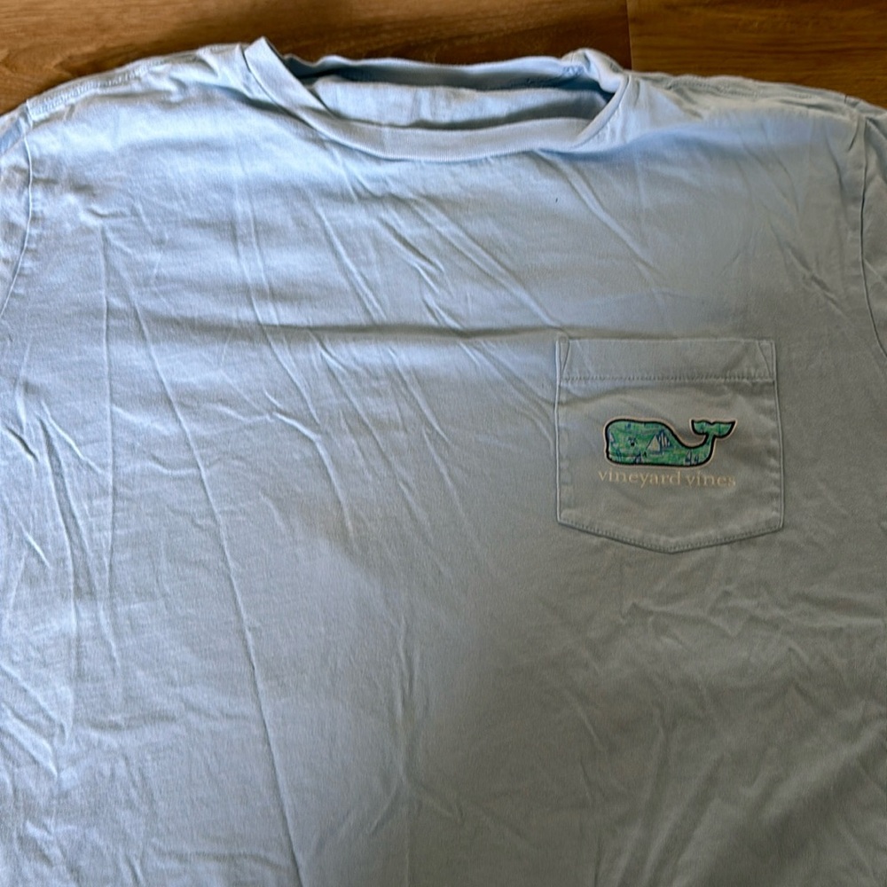 Vineyard vines tshirt